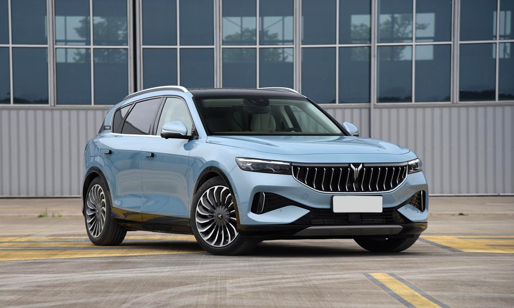 Минивэн Voyah Dream EV на электродвигателе теперь можно купить в России