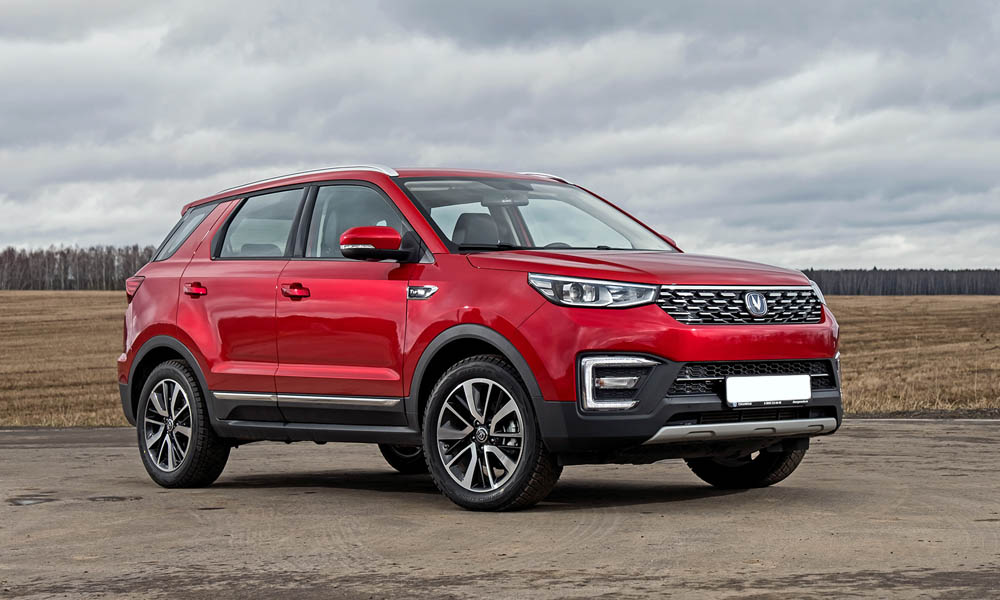 Автомобили из Китая заняли почти половину российского рынка