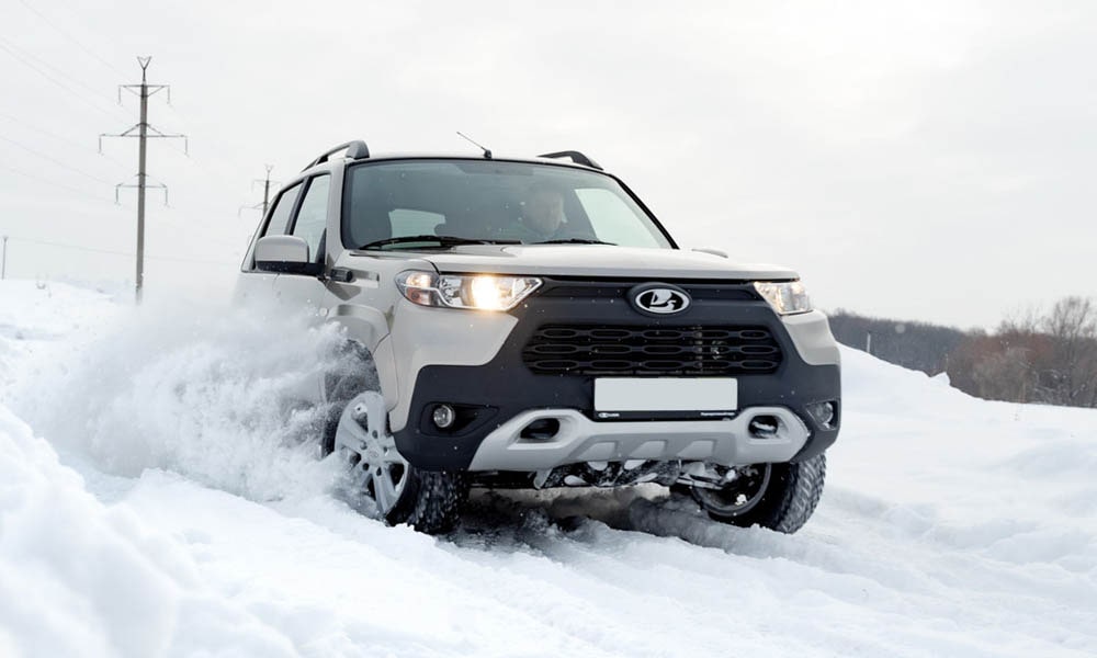 Как вывезти автомобиль из сугроба